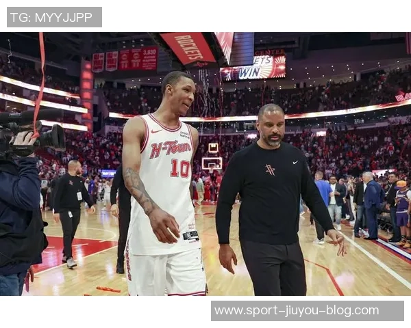 火箭记者怒斥裁判干预比赛质疑球员掌控命运的权利